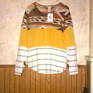 Beautiful super soft 7th ray sweater from CC bella boutique